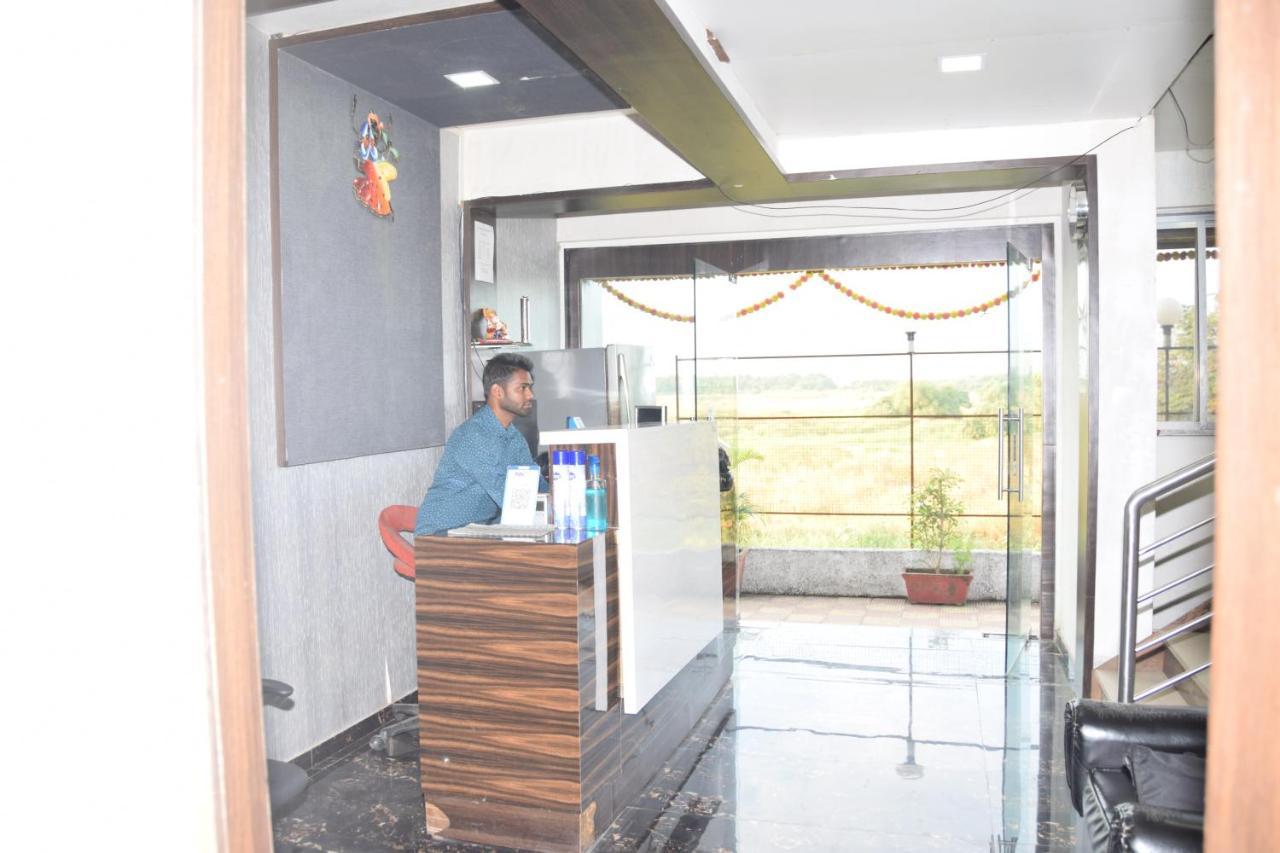 Hotel Riviera Residency Thane Esterno foto