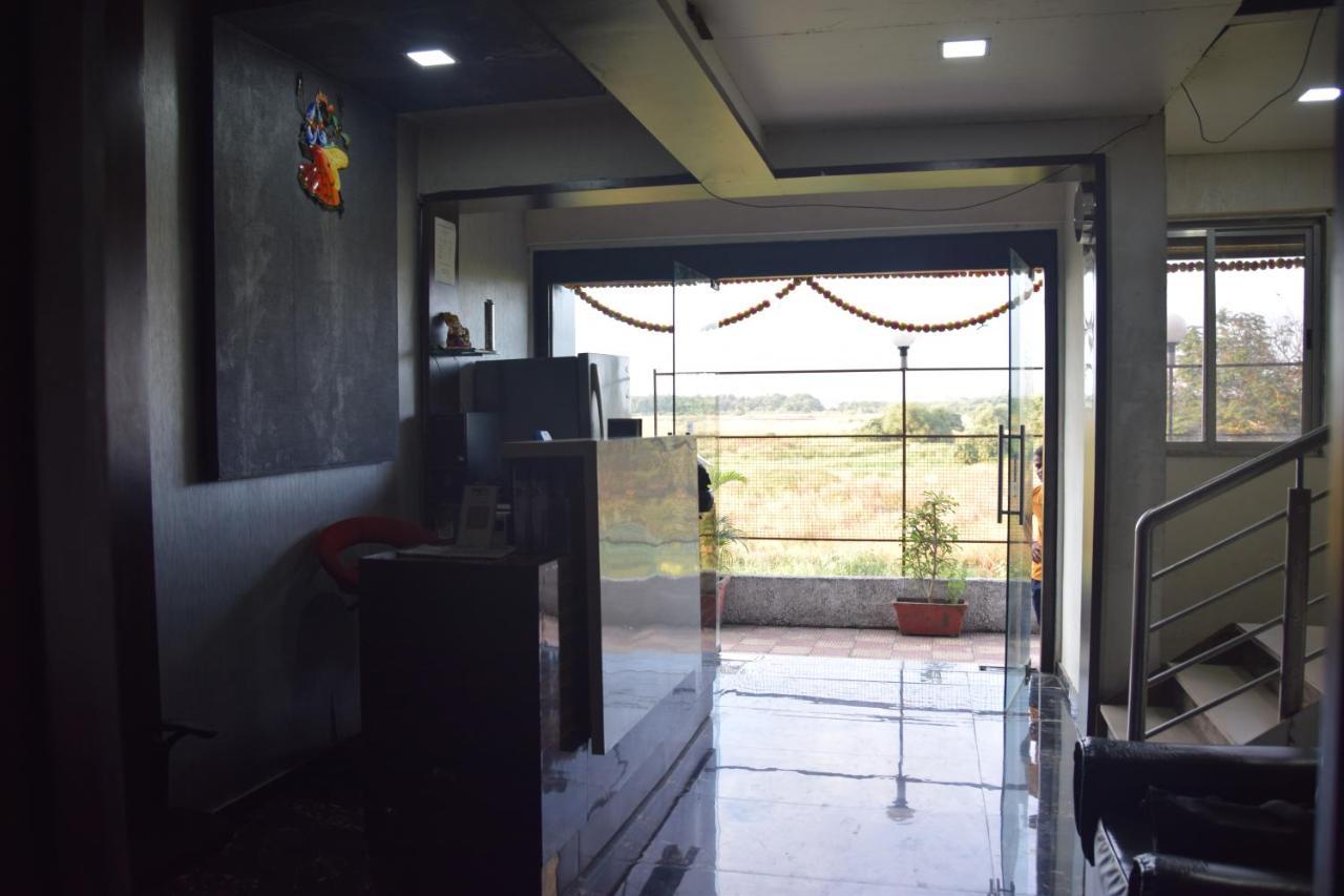 Hotel Riviera Residency Thane Esterno foto
