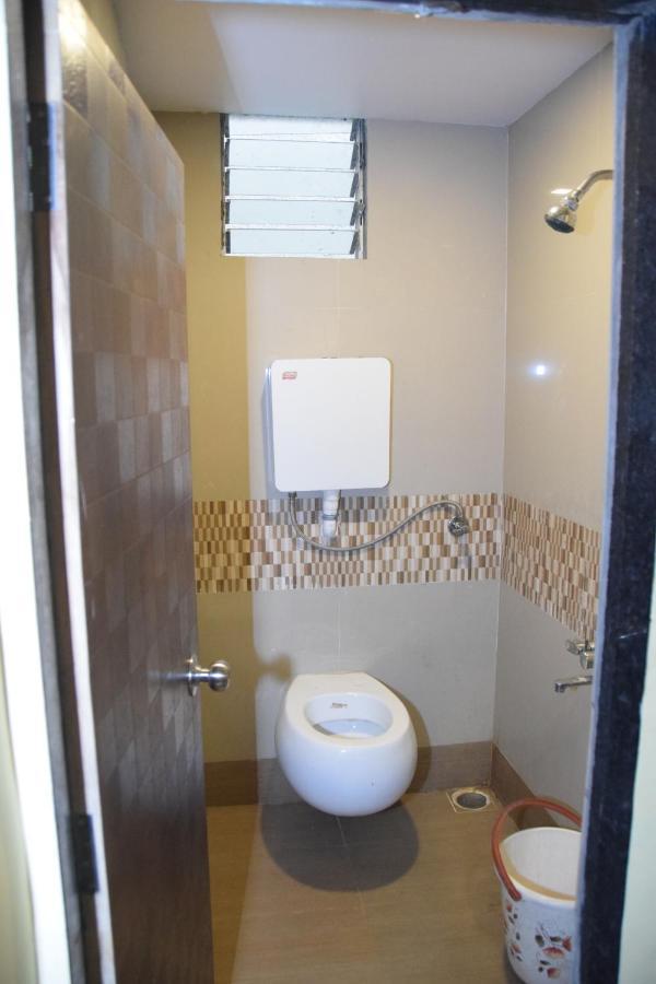 Hotel Riviera Residency Thane Esterno foto